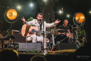 Biffy Clyro at Admiralspalast, Berlin (2018) Biffy Clyro at Admiralspalast, Berlin (2018)