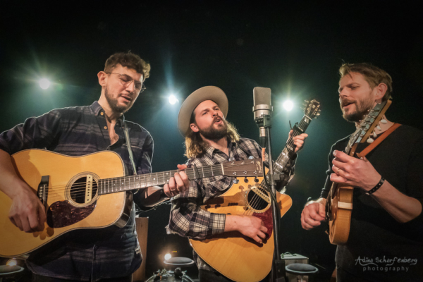 Mighty Oaks at Volksbühne, Berlin (2019) Mighty Oaks at Volksbühne, Berlin (2019)