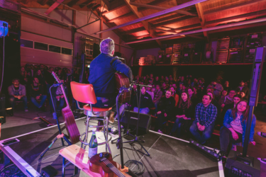 Dave Hause during a house show, Weichs (2023) Dave Hause during a house show, Weichs (2023)