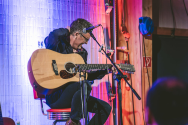 Dave Hause during a house show, Weichs (2023) Dave Hause during a house show, Weichs (2023)