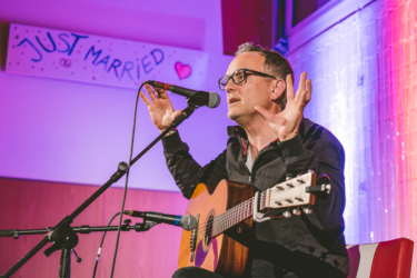 Dave Hause during a house show, Weichs (2023) Dave Hause during a house show, Weichs (2023)