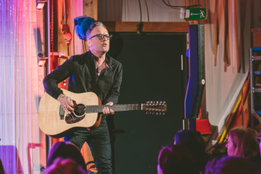 Dave Hause during a house show, Weichs (2023) Dave Hause during a house show, Weichs (2023)