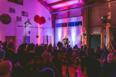 Dave Hause during a house show, Weichs (2023) Dave Hause during a house show, Weichs (2023)