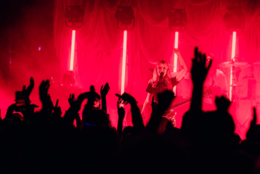 Maisie Peters at Heimathafen Neukölln, Berlin (2023) Maisie Peters at Heimathafen Neukölln, Berlin (2023)