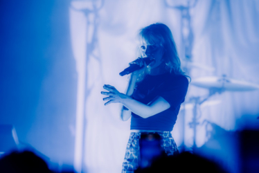 Maisie Peters at Heimathafen Neukölln, Berlin (2023) Maisie Peters at Heimathafen Neukölln, Berlin (2023)