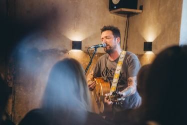 Frank Turner at 19:77, Berlin (2024) Frank Turner at 19:77, Berlin (2024)