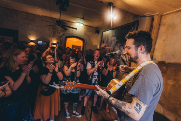 Frank Turner at 19:77, Berlin (2024) Frank Turner at 19:77, Berlin (2024)