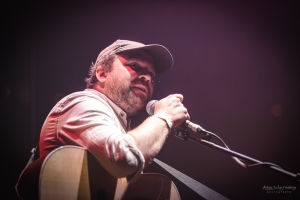 Scott Hutchinson (Frightened Rabbit) at Roundhouse in London 2017 (Lost Evenings)