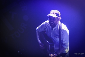 Scott Hutchinson (Frightened Rabbit) at Roundhouse in London 2017 (Lost Evenings)