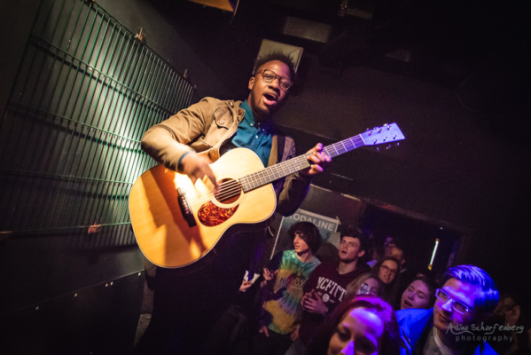 Kelvin Jones at Musik & Frieden, Berlin (2016)